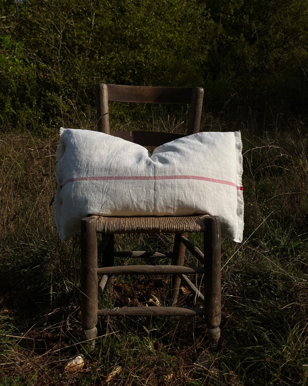 coussin-long-lin-ancien-javanne-plan-large.jpg